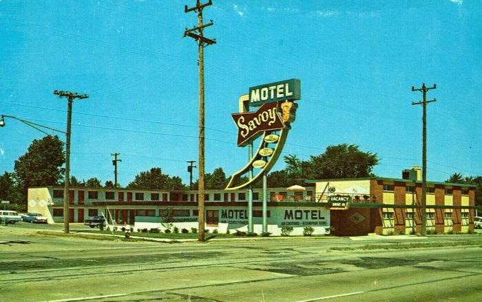 Hotel Cass Lake (Motel Savoy, McGuires) - Old Postcard (newer photo)